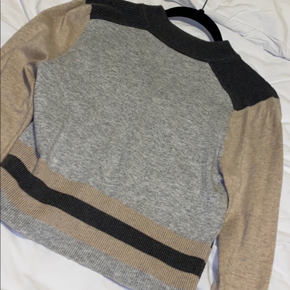 Olivaceous color block sweater - Picture 3 of 3